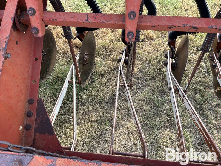 international-510-disc-drill-image-14
