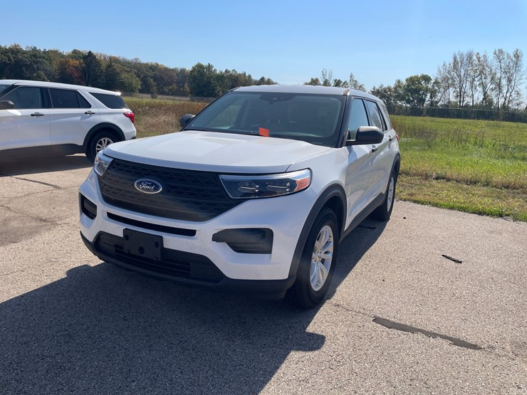#1526-•-2021-ford-explorer-awd-suv-(has-wi-title)-image-1