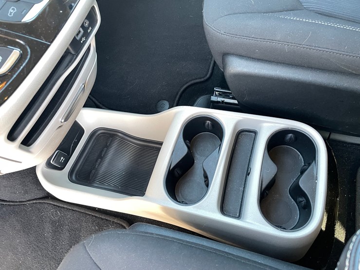 #1519-•-2020-chrysler-voyager-mini-van-(has-wi-title)-image-28