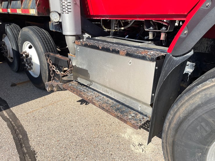 #1503-•-2018-international-7600-quad-axle-dump-truck-(has-wi-title)-with-accessories-image-12