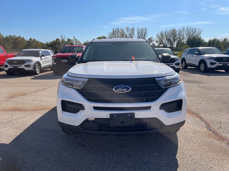 #1528-•-2021-ford-explorer-awd-suv-(has-wi-title)-image-2