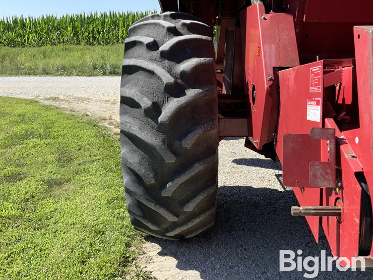 1992-case-ih-1640-2wd-combine-image-14