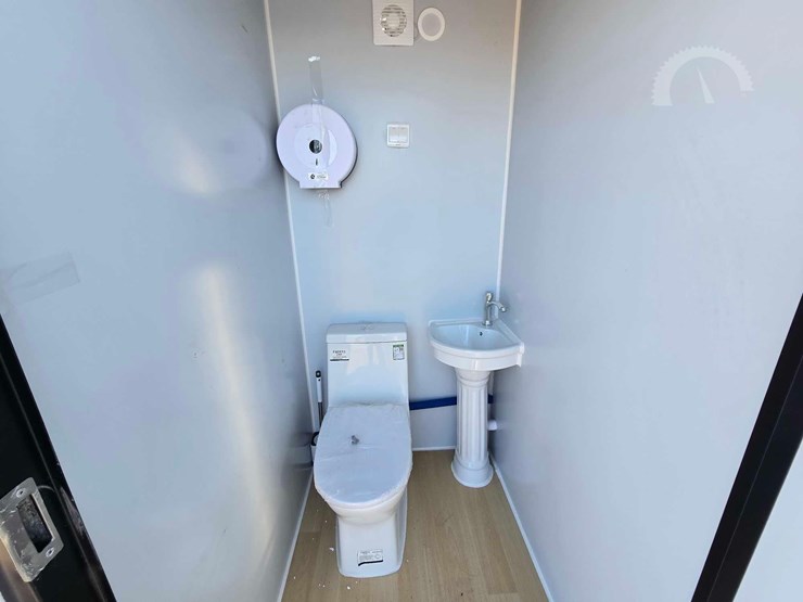mobile-toilet-image-9