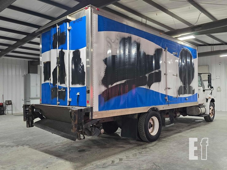 2011-international-durastar-4300-image-3