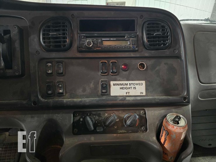 2017-freightliner-business-class-m2-106-6865-image-15