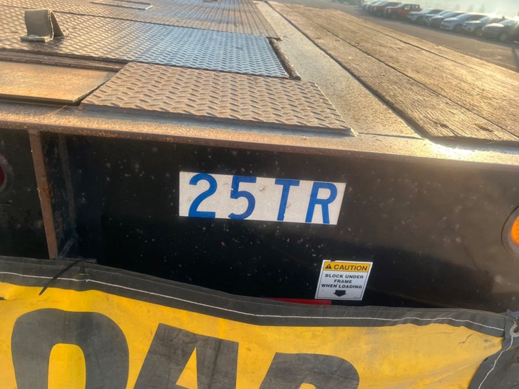 #1511-•-2001-sterling-tri-axle-heavy-haul-day-cab-semi-(has-wi-title)-with-2014-etnyre-tri-axle-lowboy-trailer-(has-wi-title)-image-97