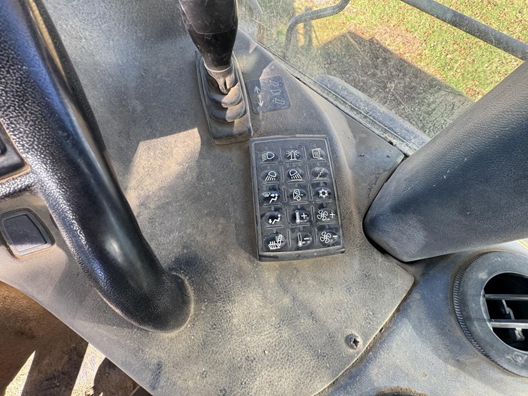 2013-deere-410e-image-13