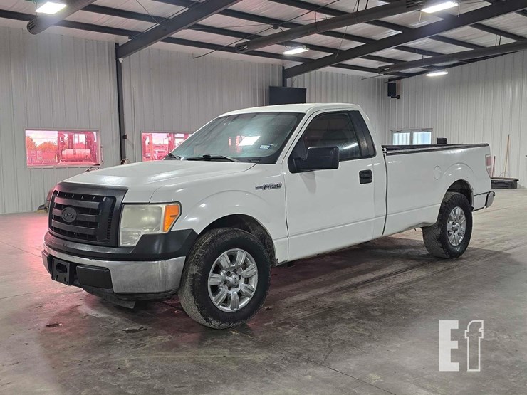 2010-ford-f150-xl-image-1