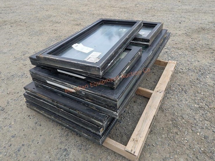 ~8--double-pane-house-windows---assorted-sizes-image-4