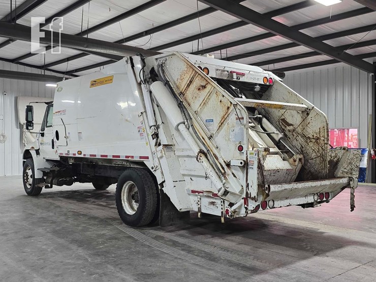 2015-international-durastar-4400-image-4