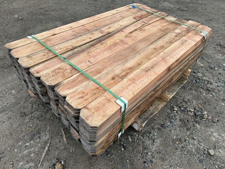 ~168--dog-ear-cedar-fencing-pieces-image-6