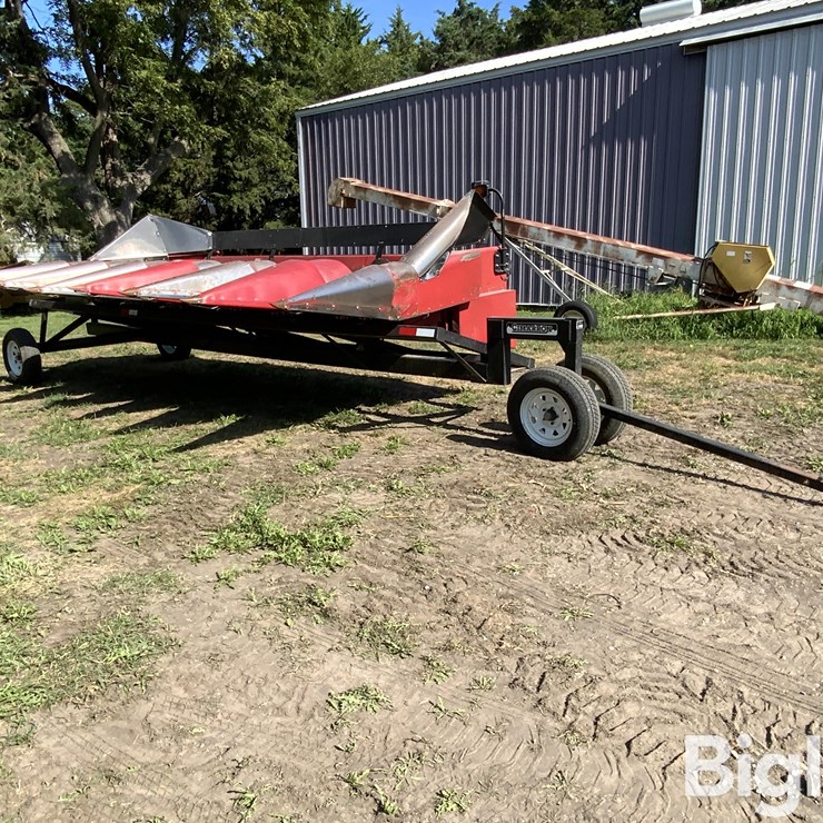 1998 Case IH 1063 6R30 Corn Head w/ Wemhoff Header Trailer