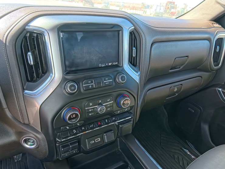 #3006-•-2021-chevy-1500-rst-pickup-truck-image-12