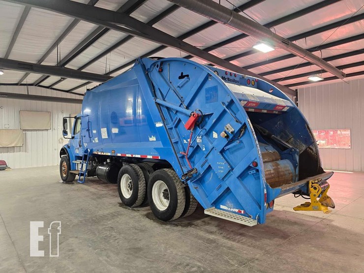 2010-freightliner-business-class-m2-106-image-4