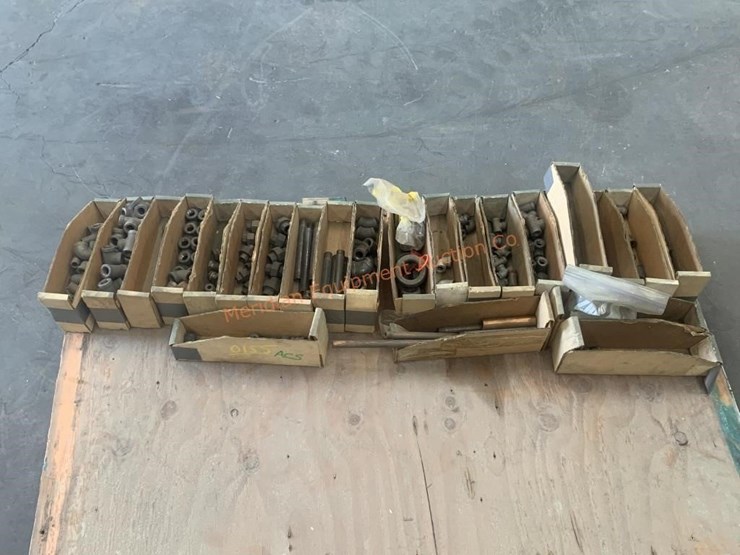 pallet--assorted-pipe-fittings-image-4