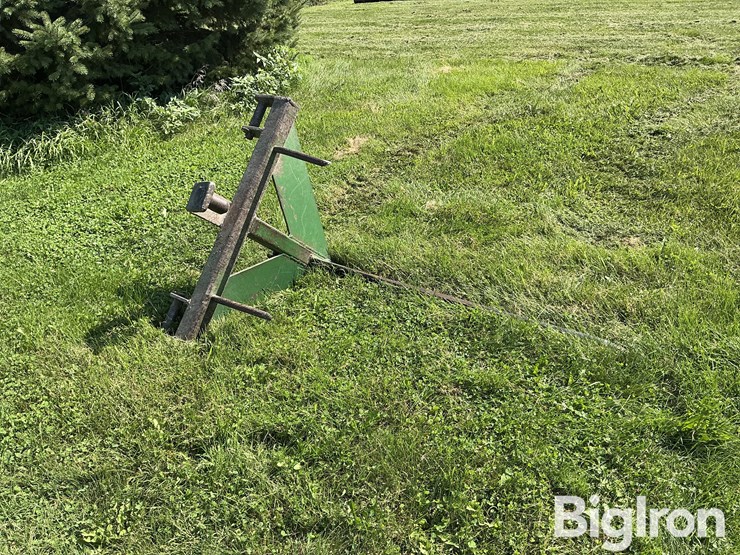 john-deere-3-pt-bale-carrier-w/-trailer-hitch-image-3