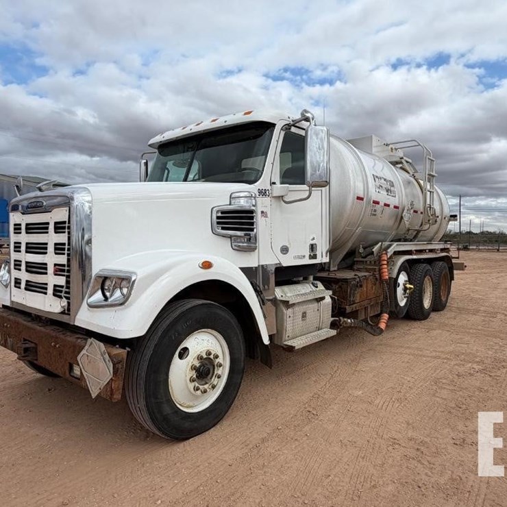 2015 FREIGHTLINER 122SD