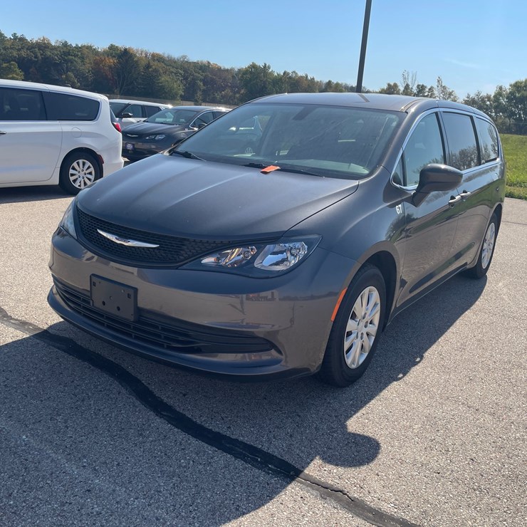 #1515 • 2020 Chrysler Voyager Mini Van (Has WI Title)