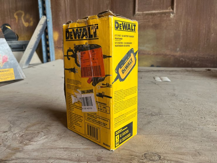 #3411-•-dewalt-6/12-volt-battery-charger/maintainer-image-2
