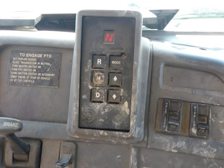 2007-sterling-l7500-drilling-rig-truck-image-30