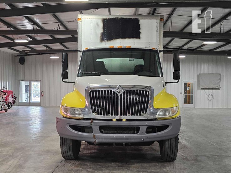 2010-international-durastar-4300-image-7