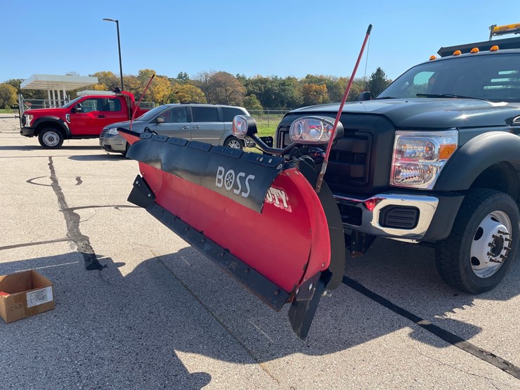 #1532-•-2016-ford-f-450-baby-dump-plow-truck-(has-wi-title)-image-22