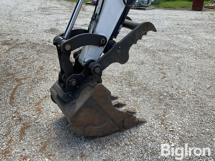 2011-bobcat-e42-mini-excavator-image-13