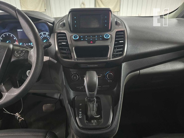 2022-ford-transit-connect-image-13