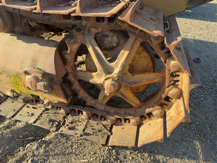 caterpillar-d2-image-13