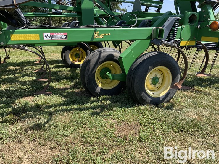 john-deere-980-32'-field-cultivator-image-15
