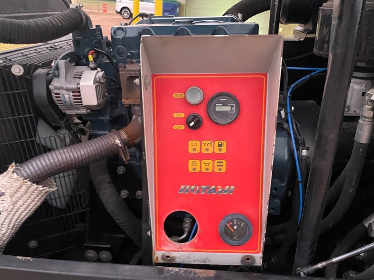 #1089-•-2015-rotair-d-185-t4i-towable-air-compressor-image-13