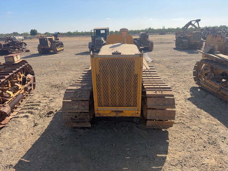 caterpillar-fifteen-image-7