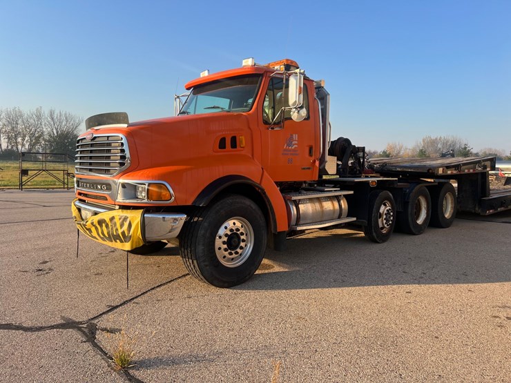 #1511-•-2001-sterling-tri-axle-heavy-haul-day-cab-semi-(has-wi-title)-with-2014-etnyre-tri-axle-lowboy-trailer-(has-wi-title)-image-1