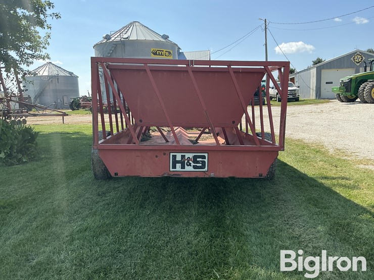 h-&-s-fws2a-hay-feeder-wagon-image-6