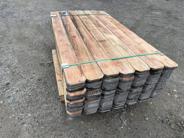 ~189--dog-ear-cedar-fencing-pieces-image-6