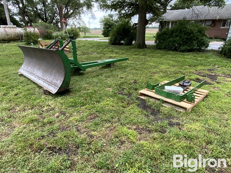 john-deere-534-10'-dozer-blade-image-1