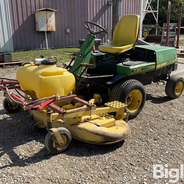 John Deere F911 Front Mount 72" Lawnmower W/25-Gal Sprayer