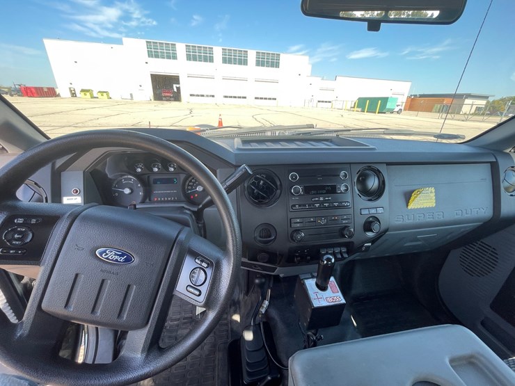 #1532-•-2016-ford-f-450-baby-dump-plow-truck-(has-wi-title)-image-40