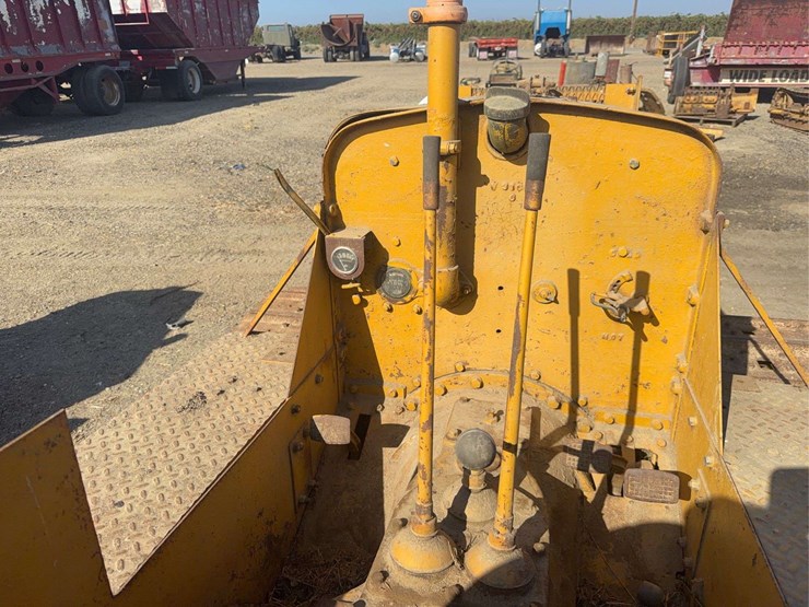 caterpillar-fifteen-image-23