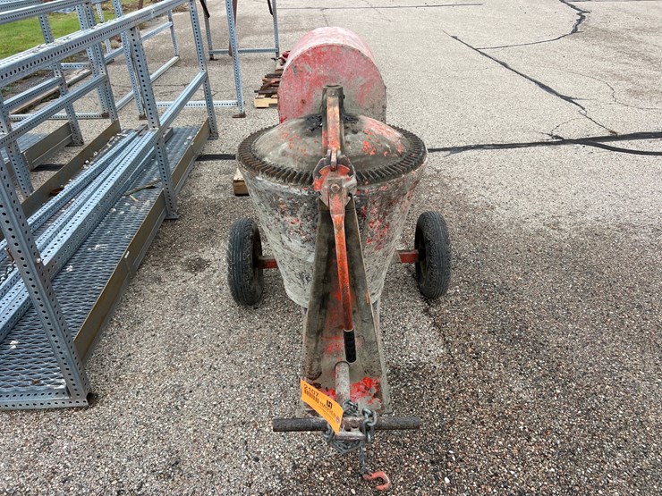 #2107-•-(1)-towable-gas-powered-concrete-mixer-image-4