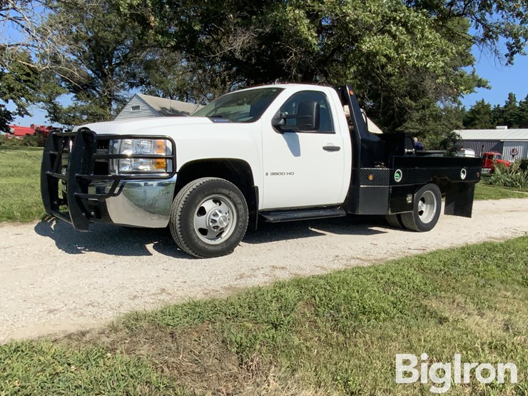 2009-chevrolet-silverado-3500-hd-4x4-flatbed-service-truck-image-1