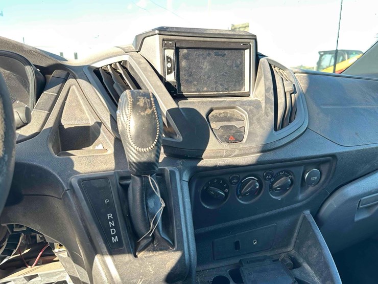 2016-ford-transit-image-12