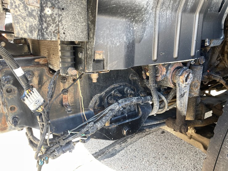 #1502-•-2018-international-7600-quad-axle-dump-truck-(has-wi-title)-with-accessories-image-47