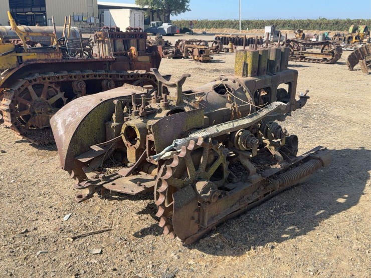 caterpillar-thirty-image-3