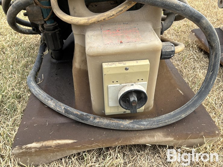 neptune-center-pivot-irrigation-chemical-fertilizer-pumps-image-10