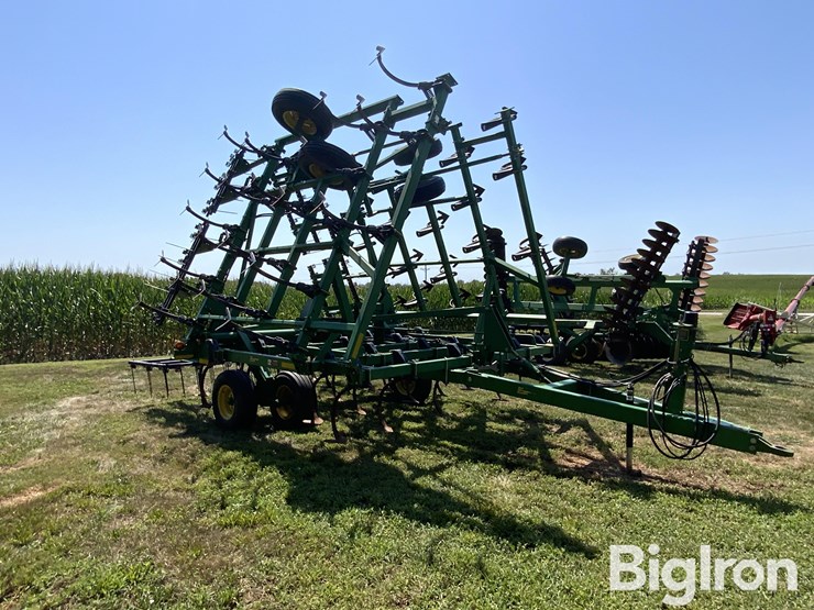 john-deere-980-32'-field-cultivator-image-3