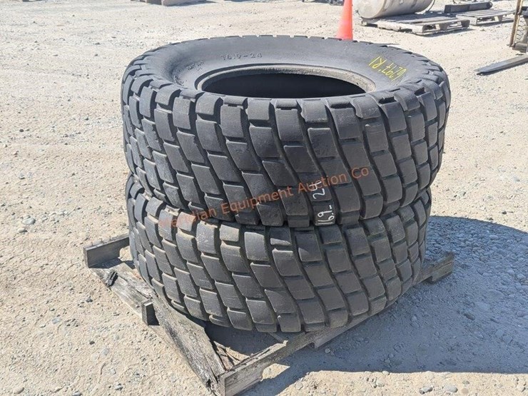2--16.9x24-armstrong-torx-trac-hd-tires-image-5