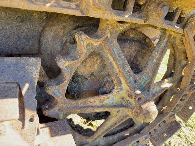 caterpillar-ten-image-35