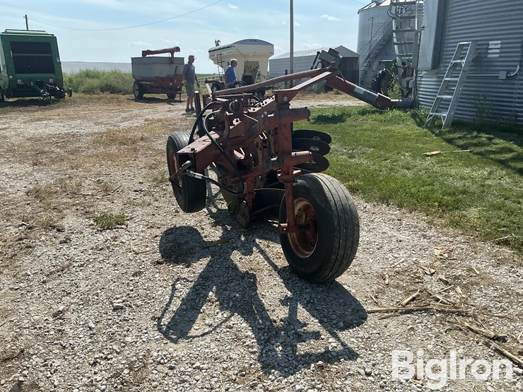 international-harvester-700-5-bottom-moldboard-plow-image-6