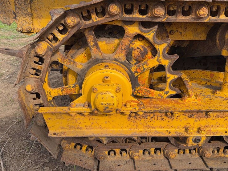 caterpillar-twenty-eight-image-26